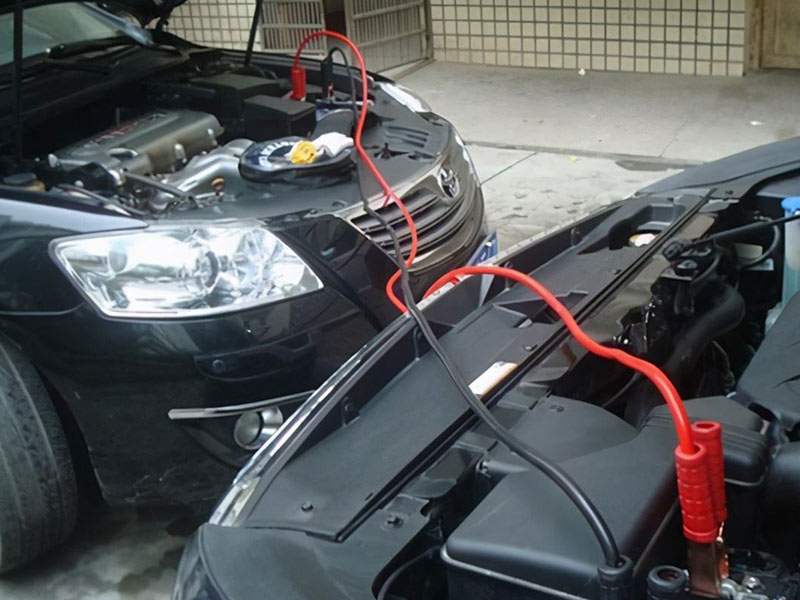 汽車(chē)搭電救援